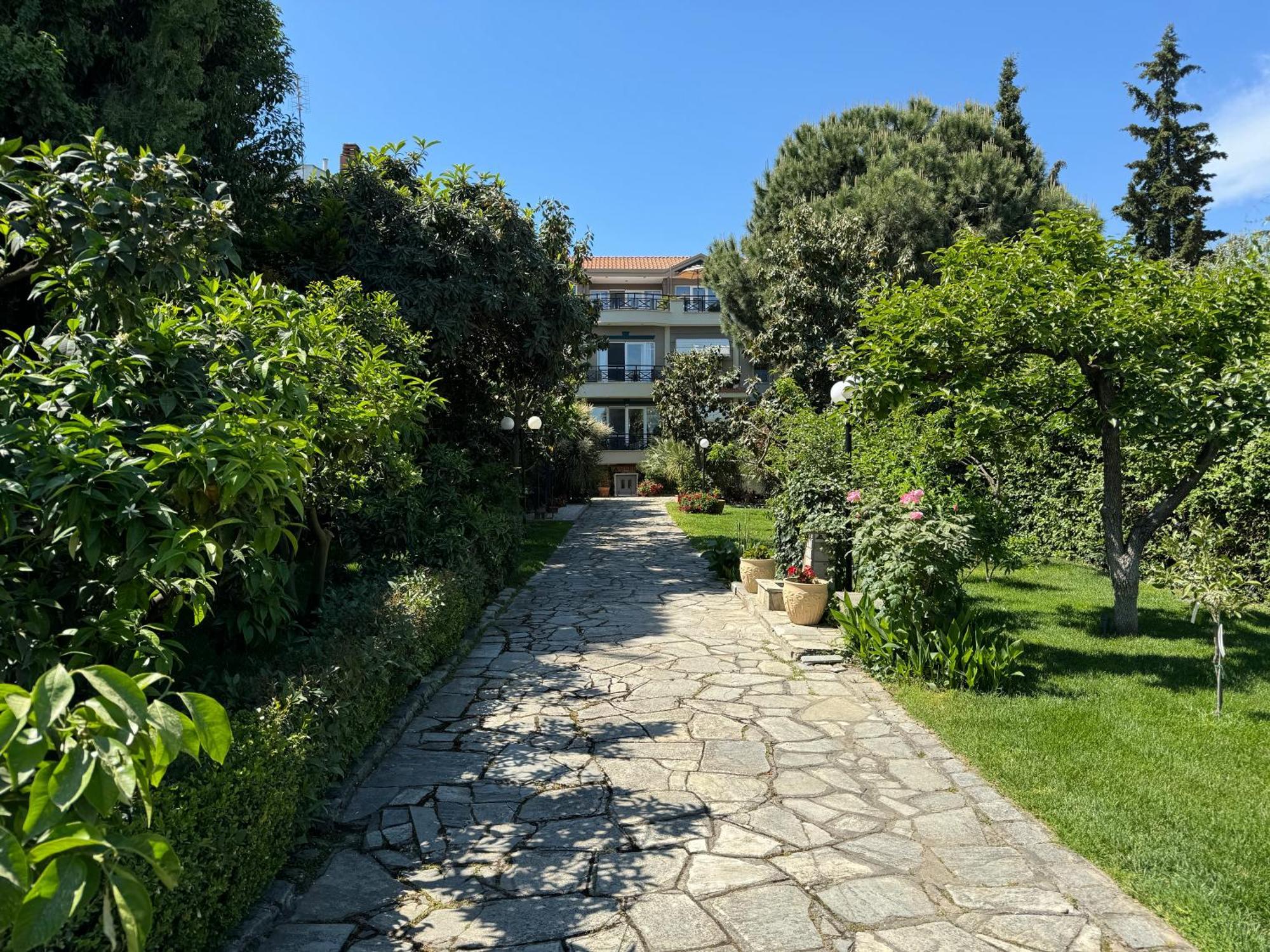 Paneon Apartments Nea Iraklitsa Exterior foto